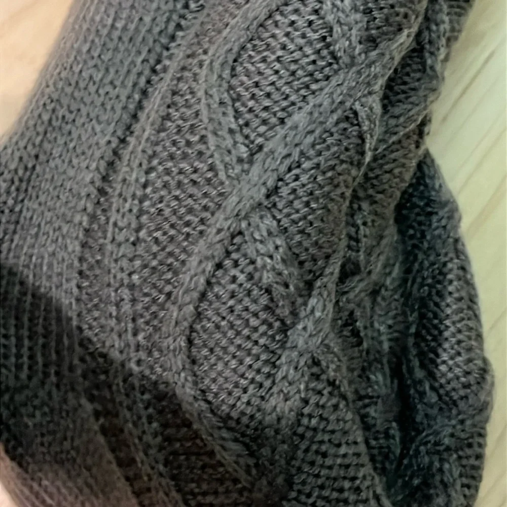 NWT Men's Fuzzy Babba Cable Knit Sherpa-Lined Socks, Non-Skid, Dark Grey